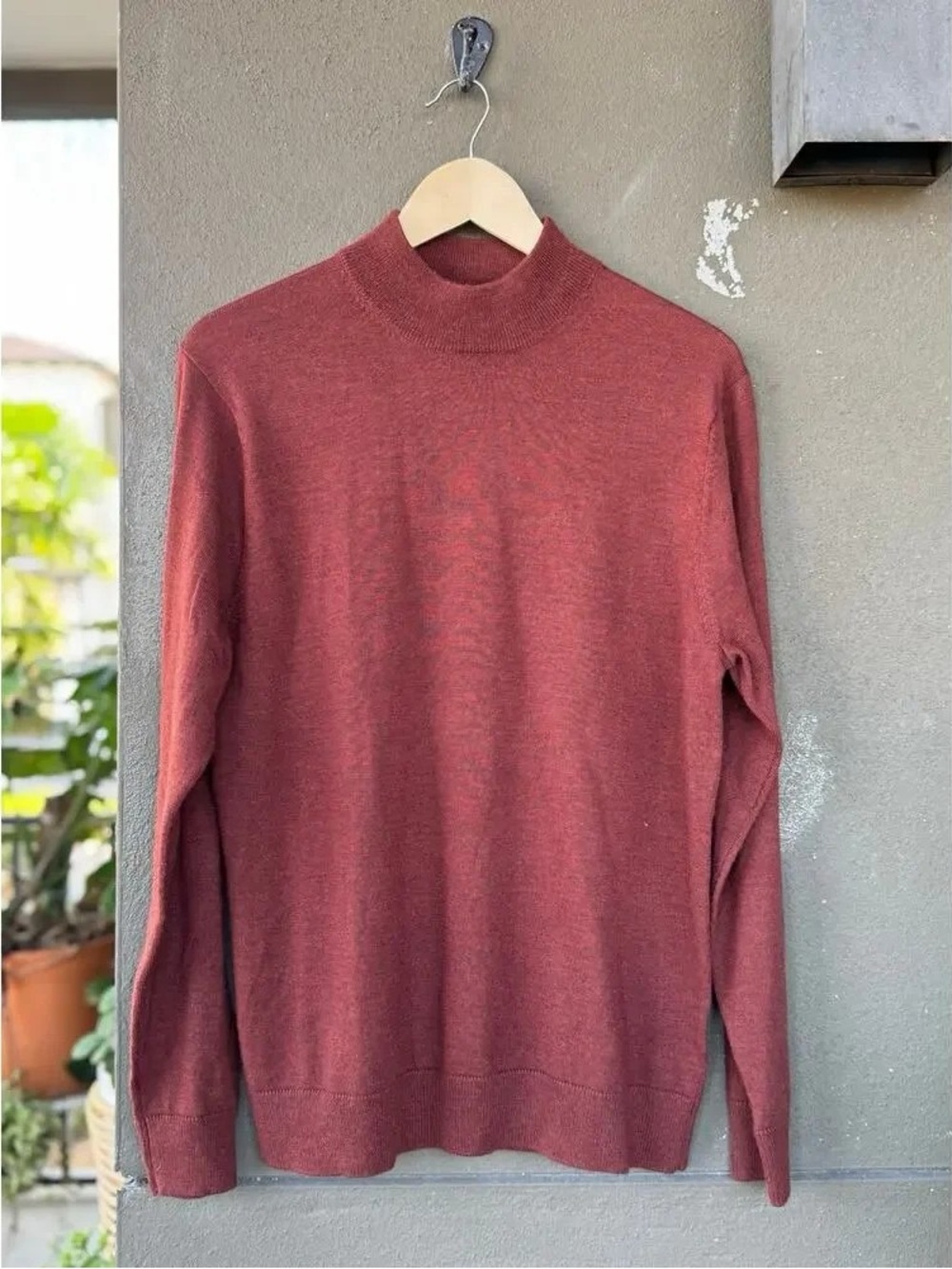 Murano Men's Turtleneck Sweater in Rust
